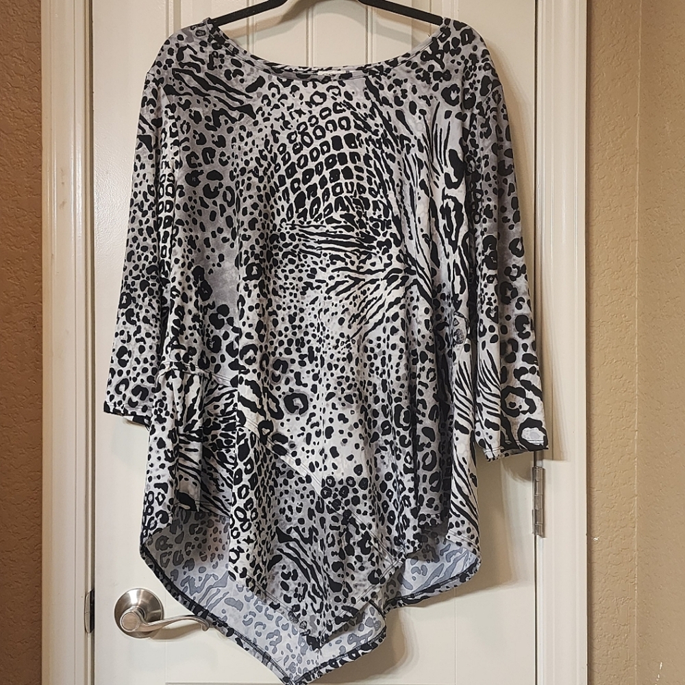 Cato Black and Gray Animal Print Tunic